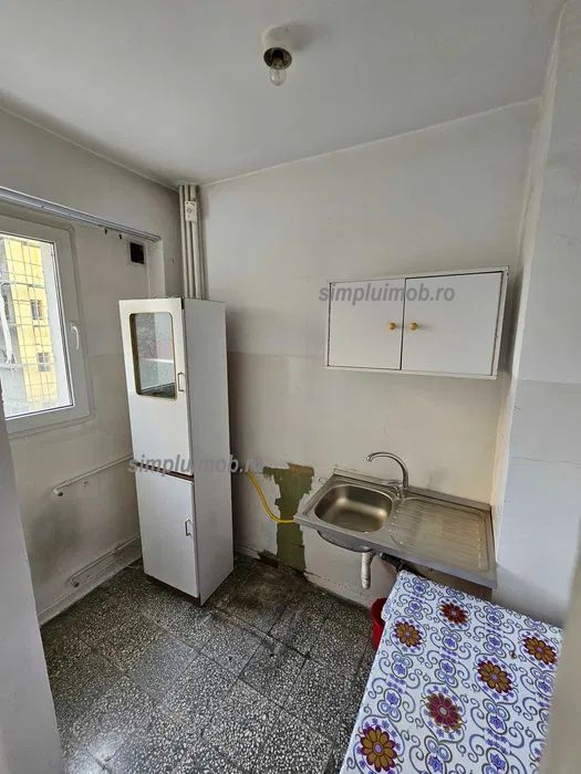 Garsoniera de renovat etaj intermediar Piata Delfinului - Poză 6