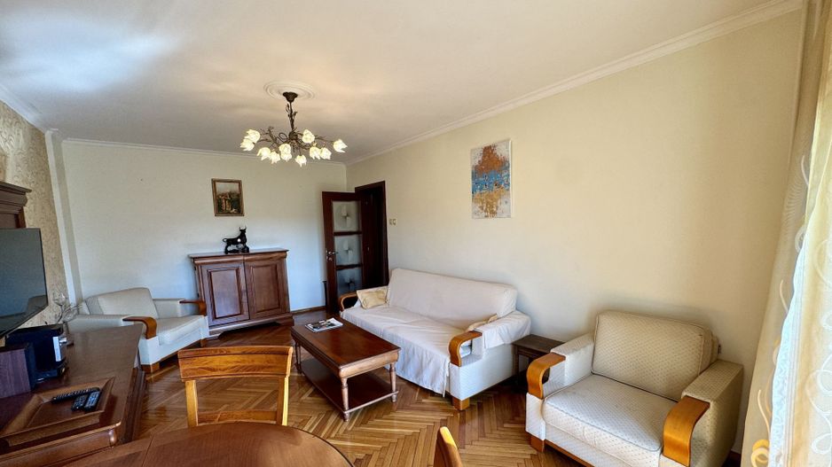 Închiriere Apartament 2 camere, vedere Palatul Parlamentului - Poză 2