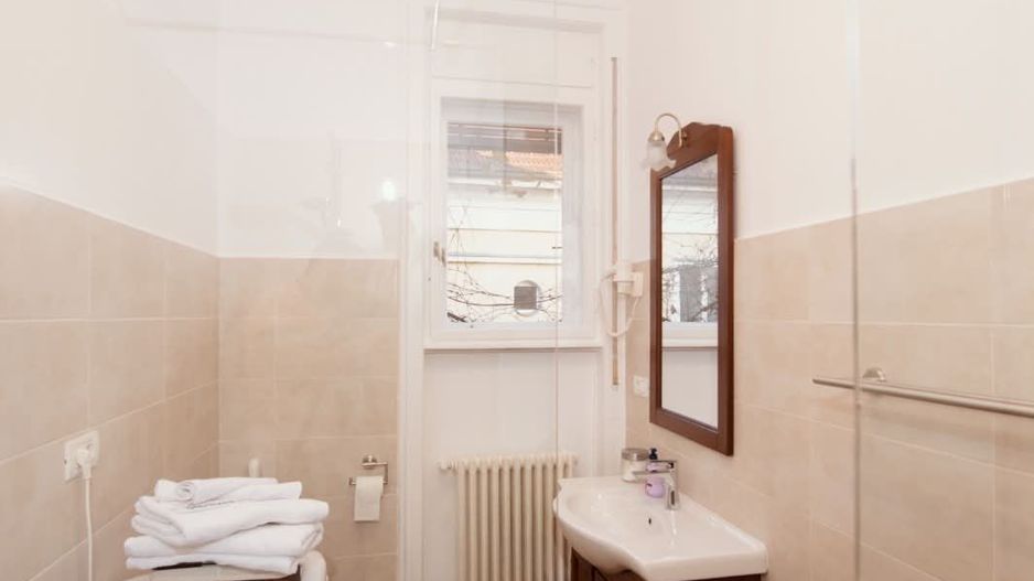 APARTAMENT CENTRAL - Poză 4
