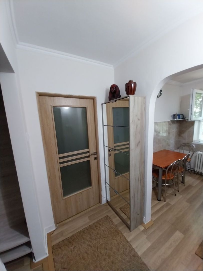 Apartament 2 camere et.1 mobilat utilat cu garaj autorizat - Poză 5