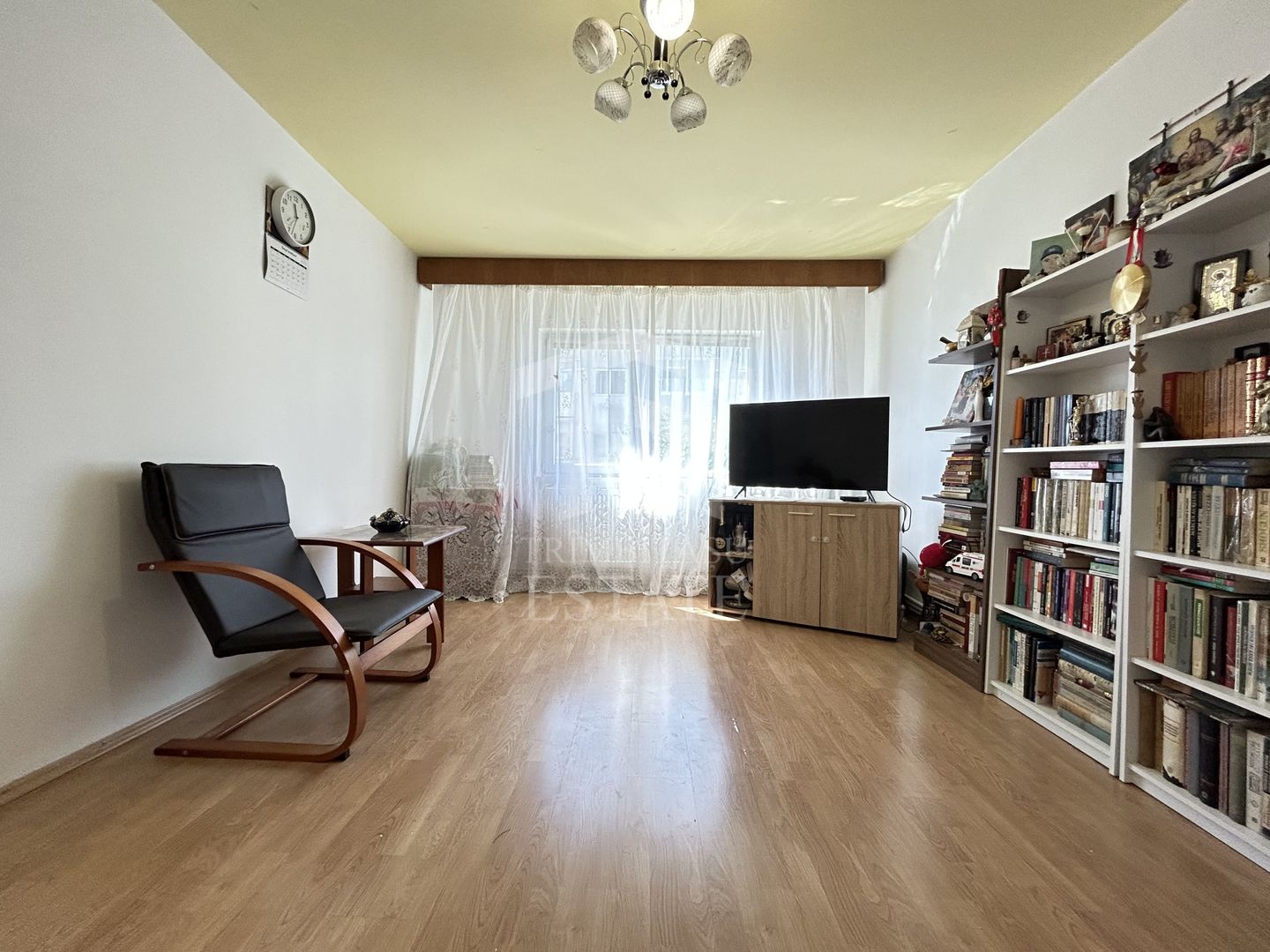 Apartament 4 camere 70 mp 2 bai centrala termica - Inel 2 - Scoala 39 - Poză 2
