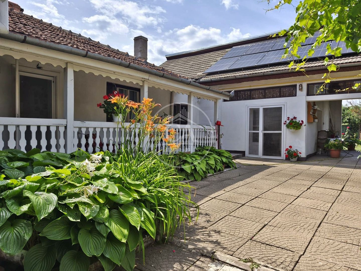 Casa de vânzare cu 7 camere de tip P+M in Sanmartin, Bihor - Poză 1