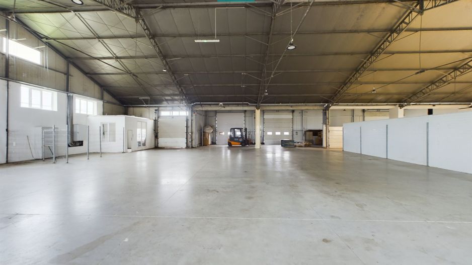 Hală cu birouri și platformă betonată de 2.500 mp - Poză 10