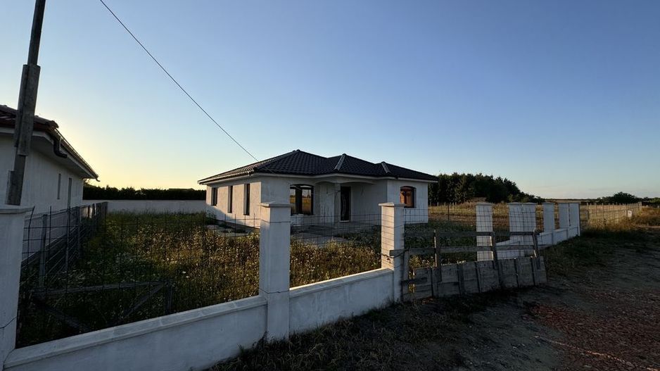 Casa semifinisata de vanzare Botiz - Poză 3