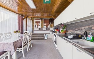 Casa cu potential multiplu in Curtici - Poză 32