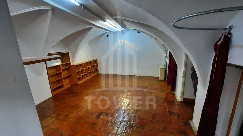 De închiriat spațiu comercial – zonă centrală - Poză 3