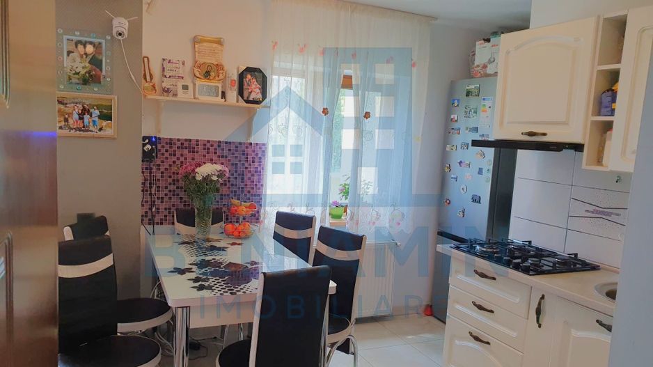 Apartament 4 camere etaj 1 Cartier Noua 99mp doua parcari - Poză 4