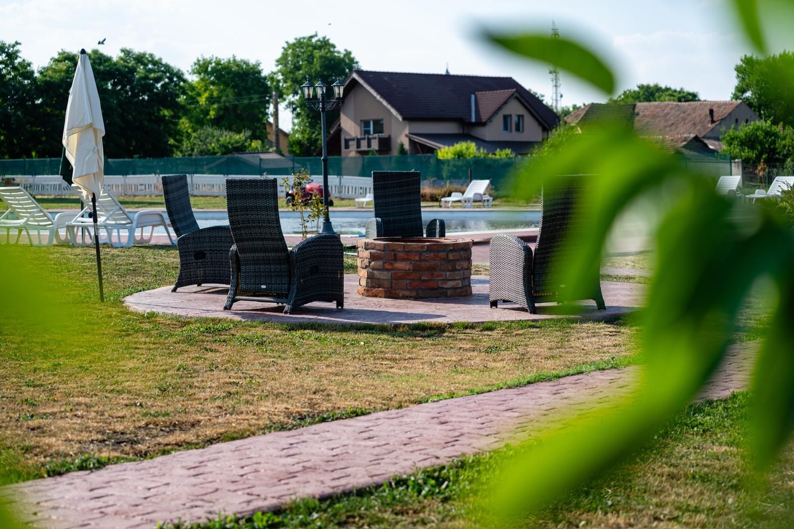 Sala de evenimente cu  piscina si foisor Biled COMISION 0 % CUMPARATOR - Poză 13