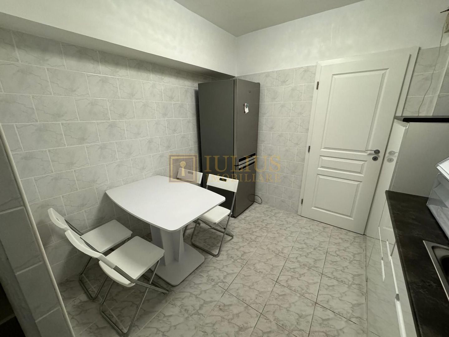 3 camere -2 dormitoare| 2 bai| centrala proprie| apartament superb| 2 balcoane - Poză 5