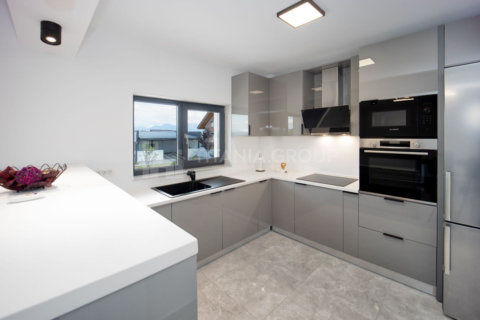 Prestigiu si eleganta! Proprietate de LUX, cu garaj si piscina -Harman - Poză 14