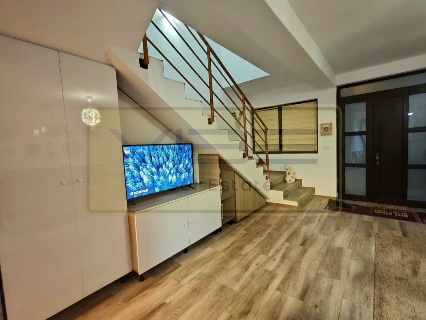 Duplex-4 camere - Mobilat Modern-Valea Adanca-``5 Drumuri`` - Poză 8