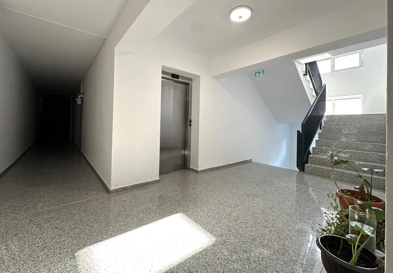 Închiriere apartament nou mobilat cu parcare si boxa et 2  Avantgarden 3 - Poză 11