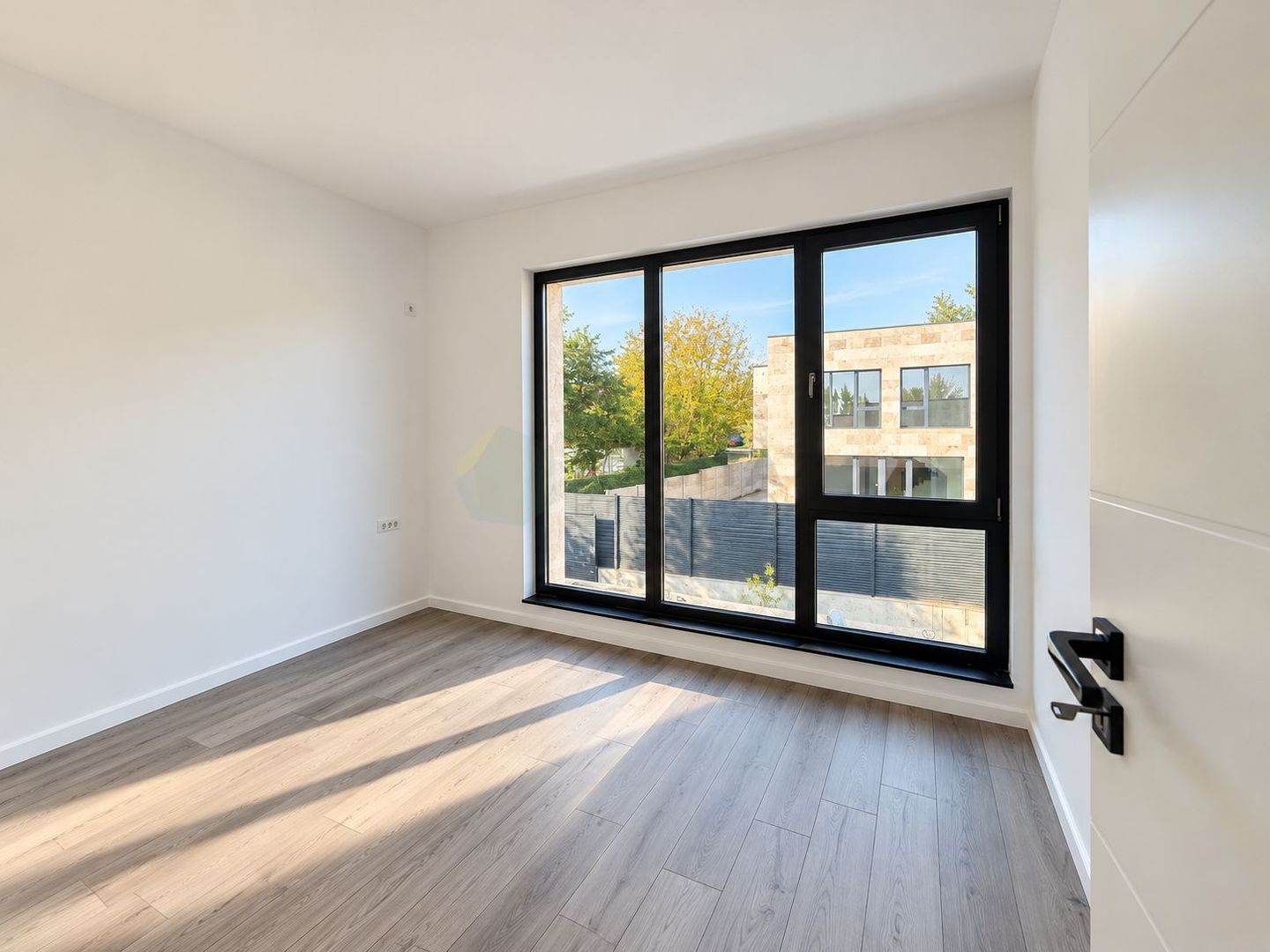 Vilă cu 6 camere, teren 500 mp, Tunari-zona Primariei - Poză 13