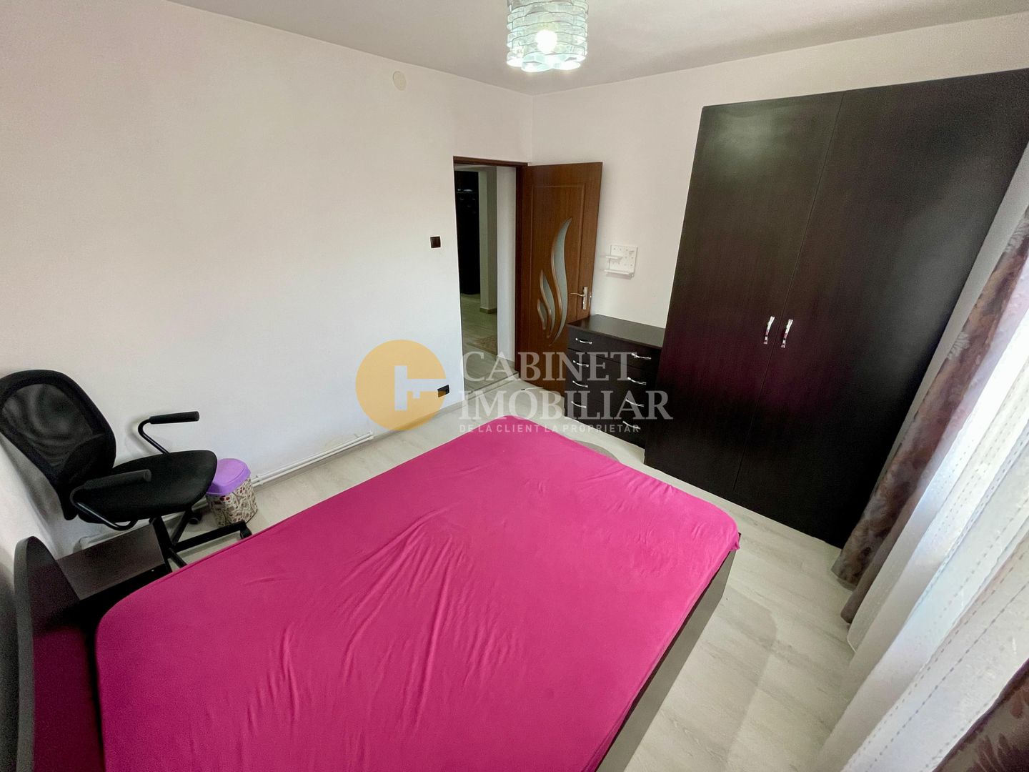 Galata - 3 Camere Decomandat - Mobilat/Utilat - 73 MP - Bloc dupa 1980 - Poză 5