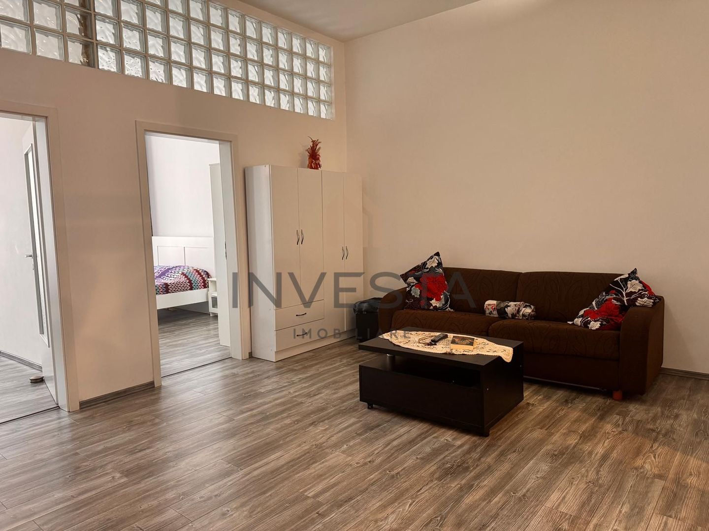 APARTAMENT ULTRACENTRAL 3 CAMERE BULEVARDUL EROILOR - Poză 3
