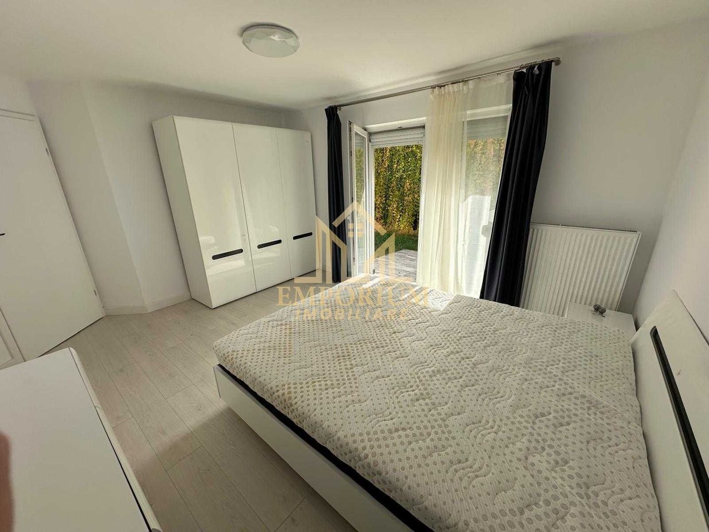 3 camere semidecomandate, Parcare, AC, Buna Ziua, Grand Hotel Italia - Poză 1