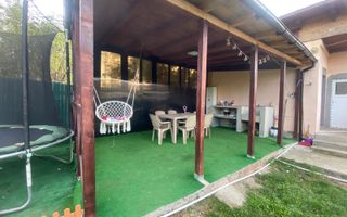 Casă de vânzare în Răzvad, la o distanta mica fata de oras! - Poză 8