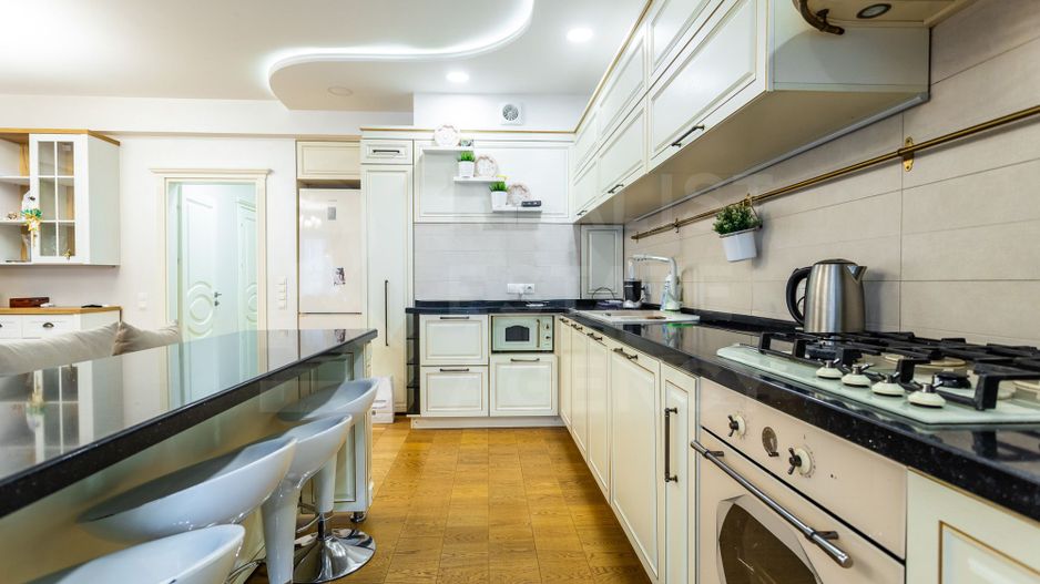 Vânzare, apartament, 3 camere, strada Independeței, Botanica - Poză 1