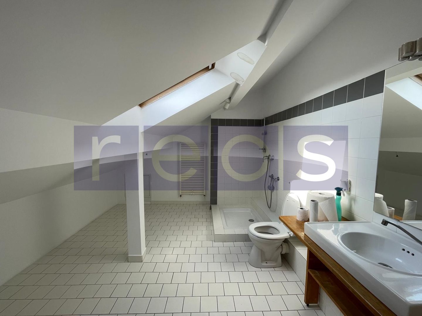 VANZARE | VILA DEOSEBITĂ | ZONA PARC CIRCULUI BARBU VACARESCU | 450MP - Poză 15