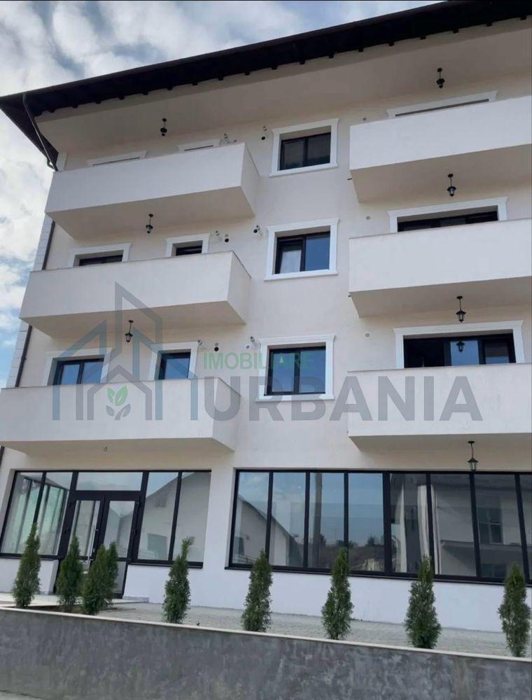 Spatii Comerciale de Vanzare/Inchiriere- 2 min. Manta Rosie, Hlincea - Poză 1