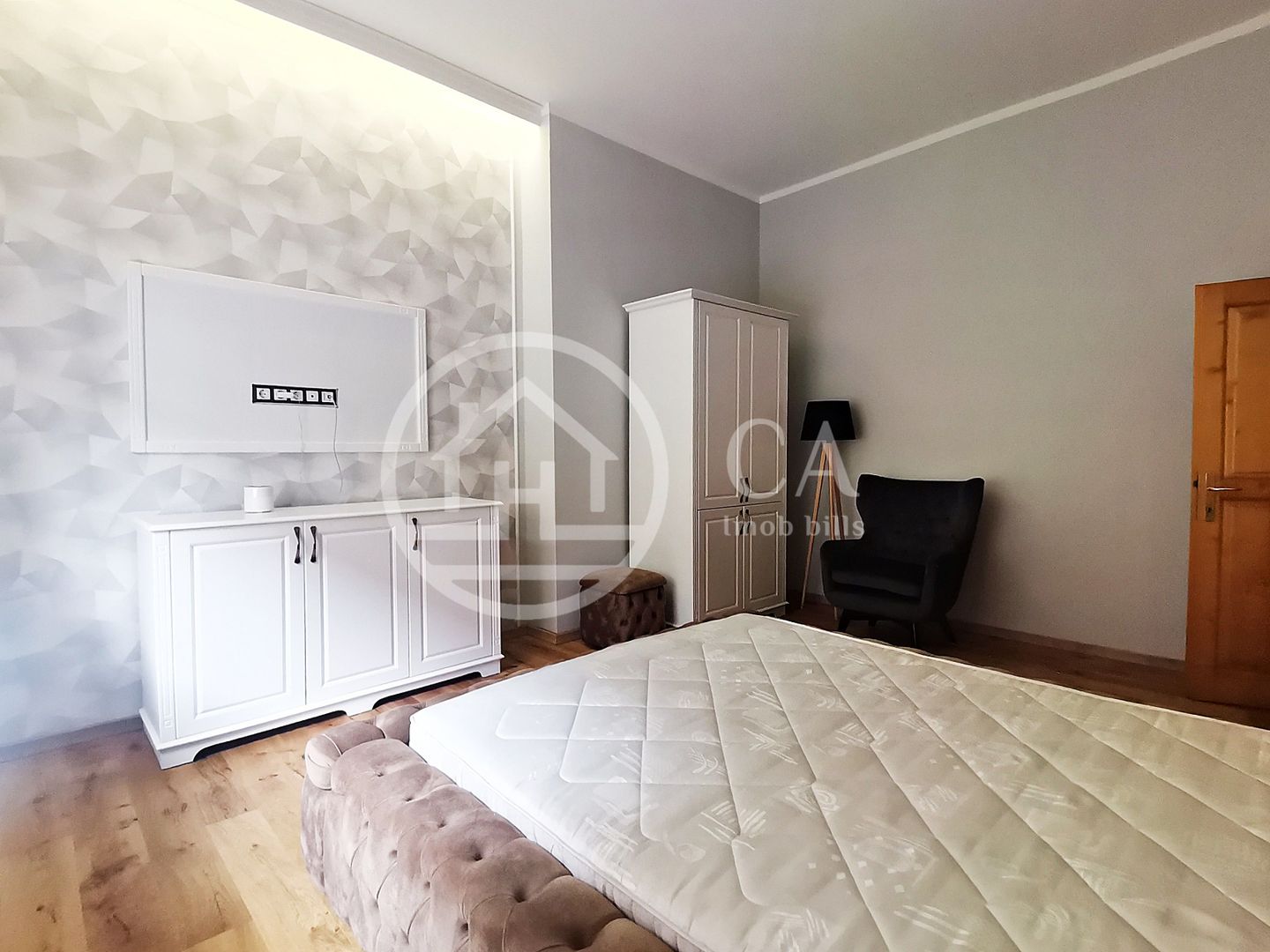 Apartament de închiriat cu 4 camere în zona Ultracentrală, Oradea - Poză 12