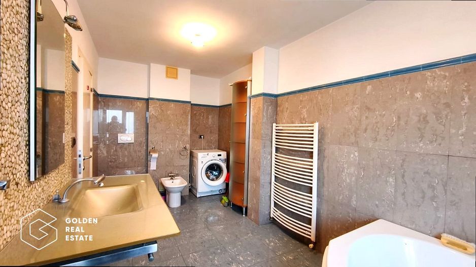 Apartament spatios cu 3 camere, 2 bai, zona Podgoria - Poză 7
