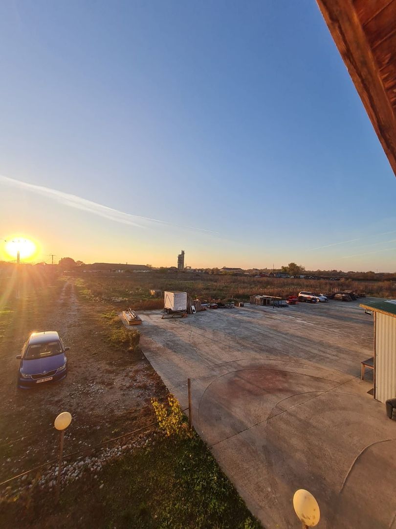 Casa cu teren de 14340 mp în Jebel/Pretabila pentru afacere - Poză 44