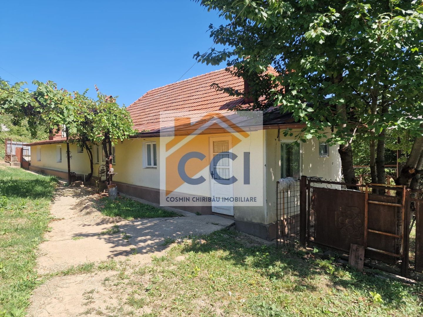 Casa in mediu rural cu teren - Poză 15
