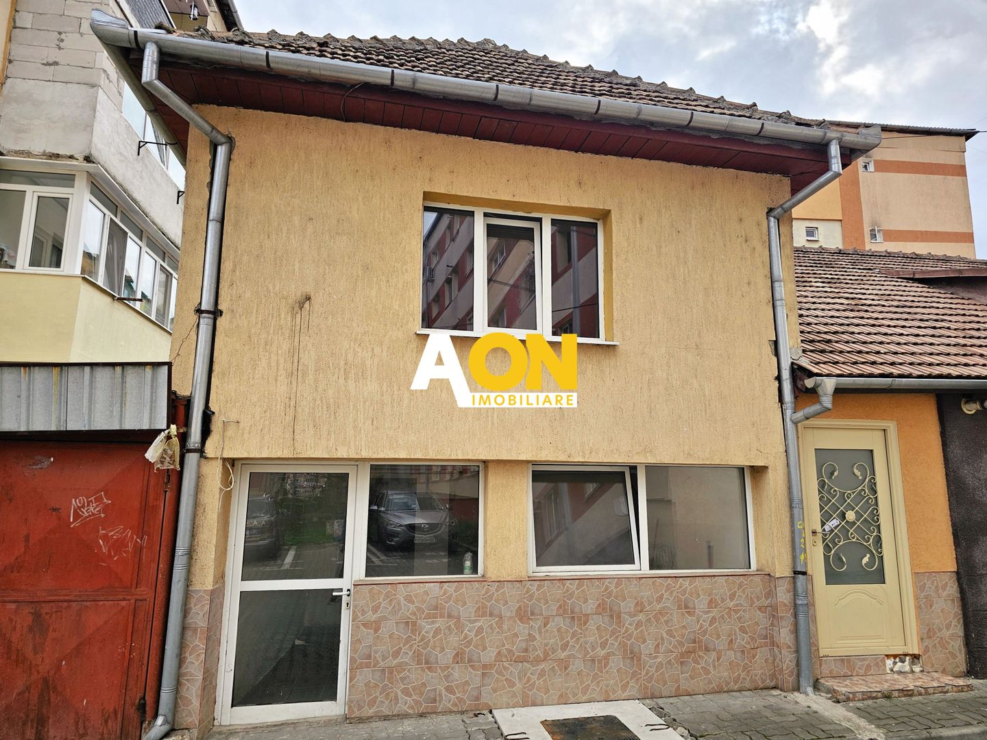 Casa de locuit si spatiu comercial, Cetate - Poză 1