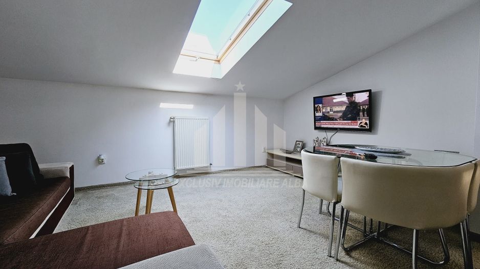 Apartament cu 3 camere decomandate, Cetate - Poză 2