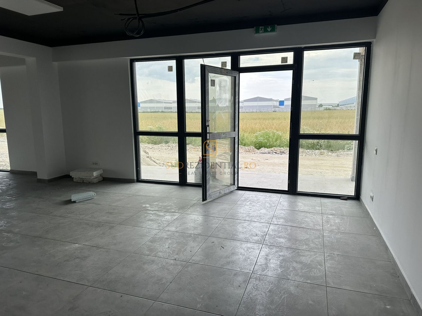 Spațiu industrial 819 mp | Showroom | Birouri DN4 Sos. Oltenitei - Poză 15