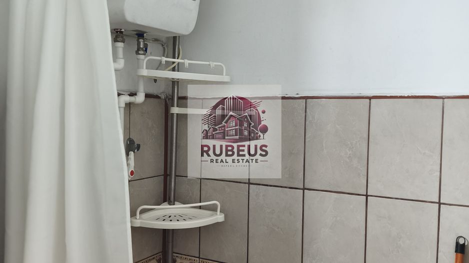 Mic la întreținere, bun la randament: apartament în Orșova - Poză 16