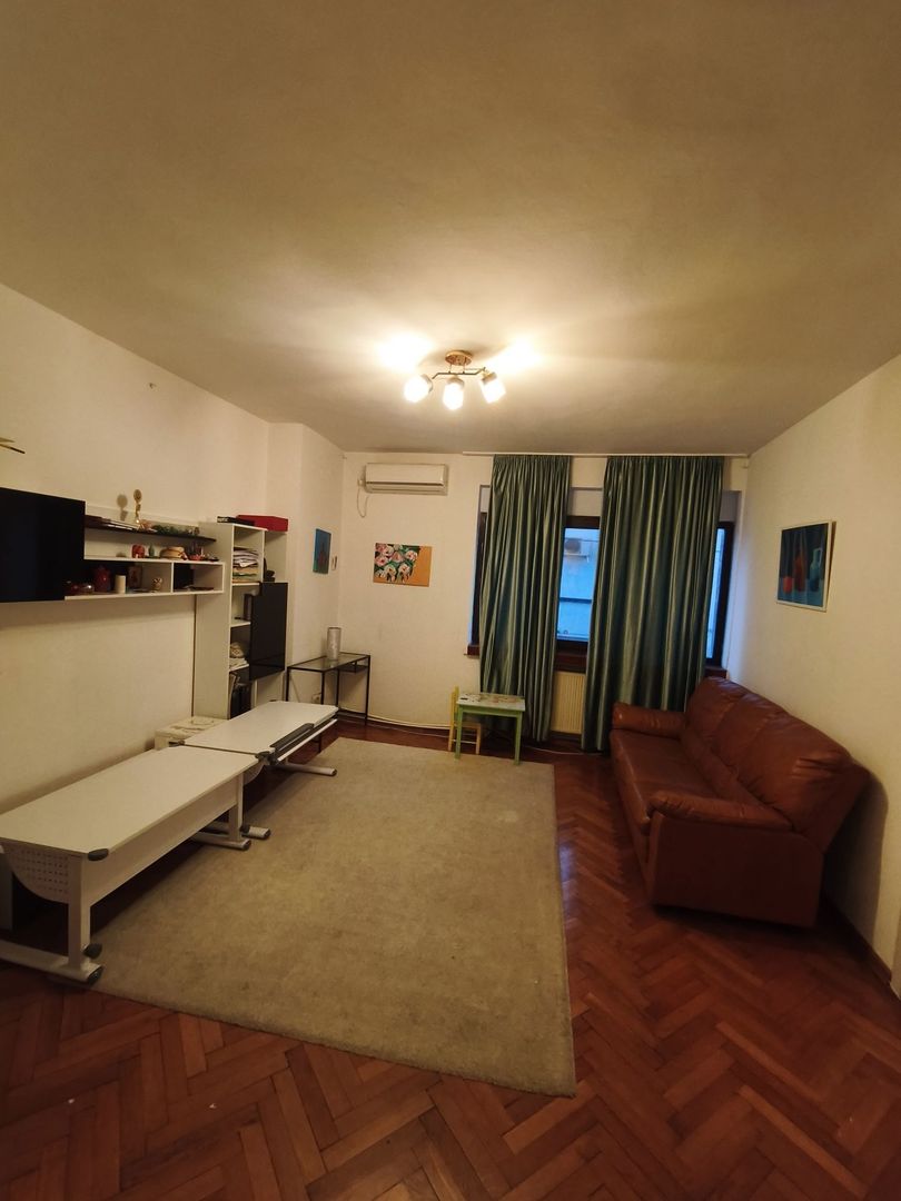 Apartament 3 camere Unirii, centrala proprie - Poză 1