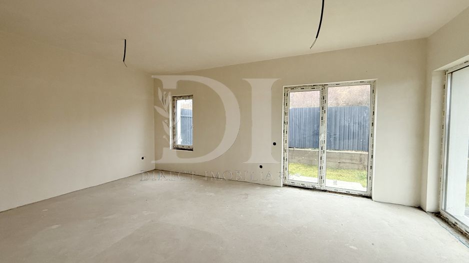 Casa finalizata 2025 108mp cu parcare si gradina  zona Terra - Poză 4