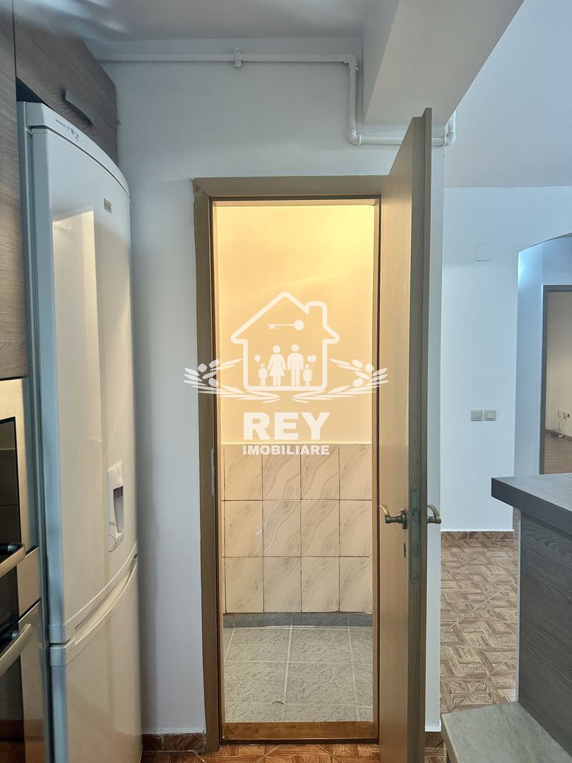 Apartament 4 camere cu garaj zona Strand- V.Aurie - Poză 23