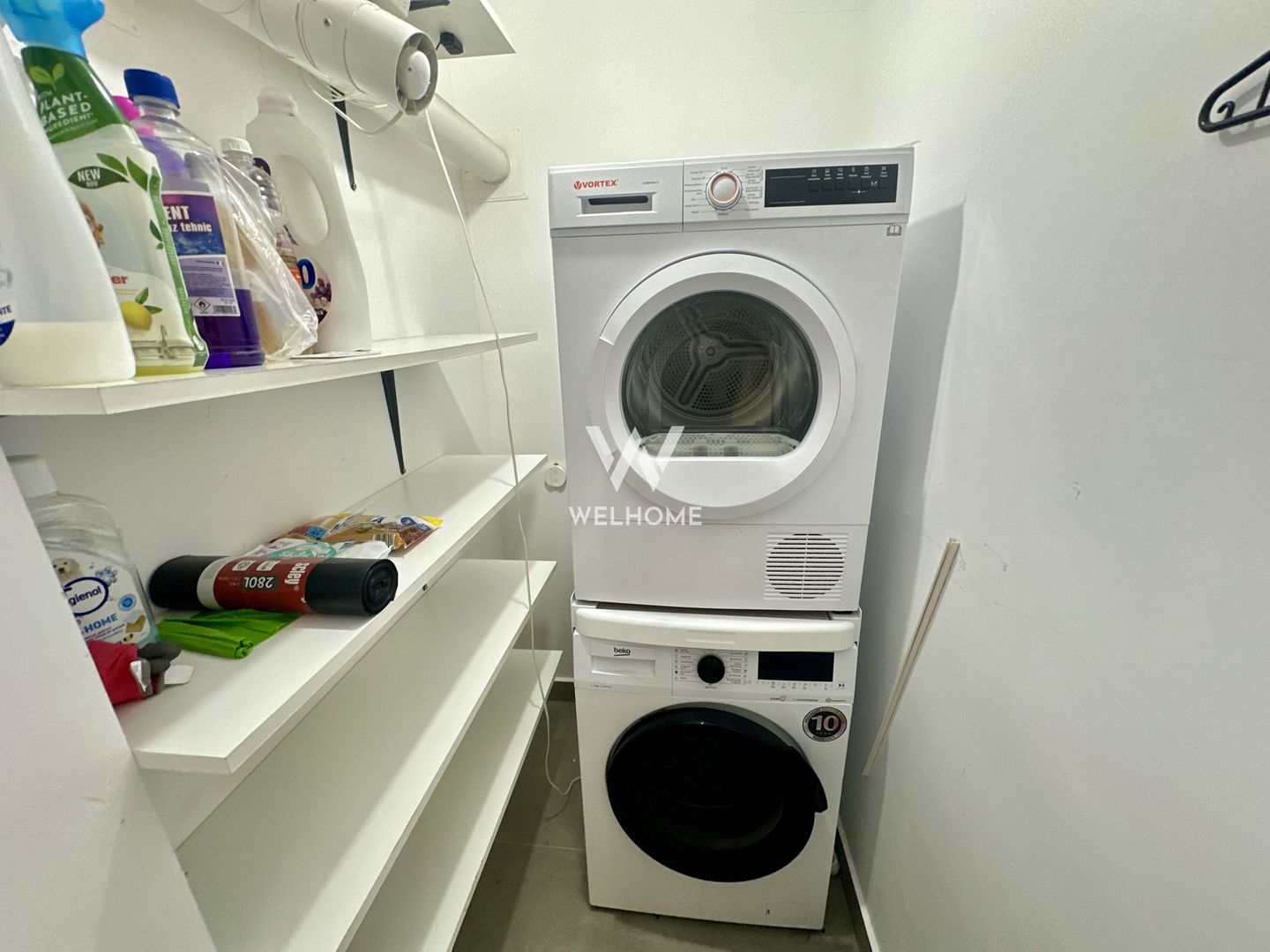 Casa la cheie, curte individuala, jaluzele electrice, aer conditionat - Poză 11