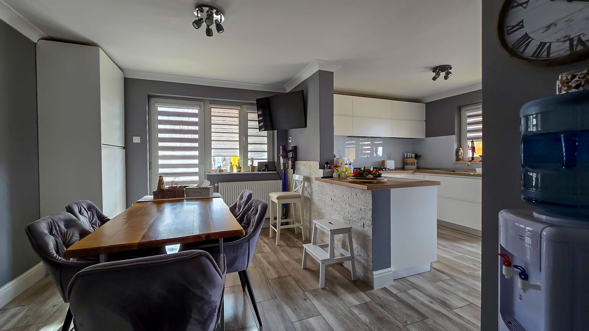 Vila superba | Teren 2300mp | Dealul cu tei | Aninoasa | Doicesti - Poză 12