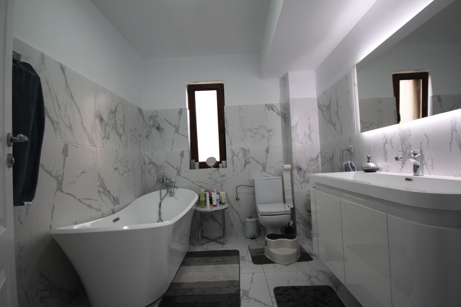 Modern si primitor - Poză 21