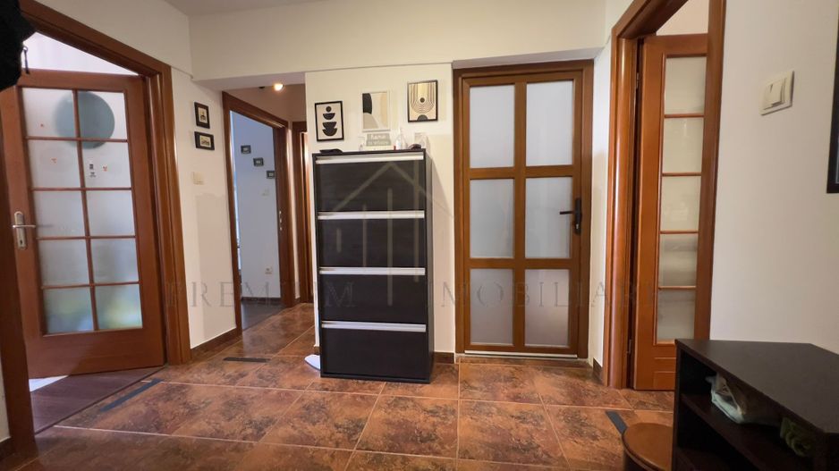 Apartament 3 camere complet renovat – Etaj 2/4 – Zona de jos - Poză 9