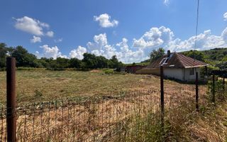 Casă bătrânească cu teren de 3.200 mp în Hertioana de Jos, jud.Bacău - Poză 14