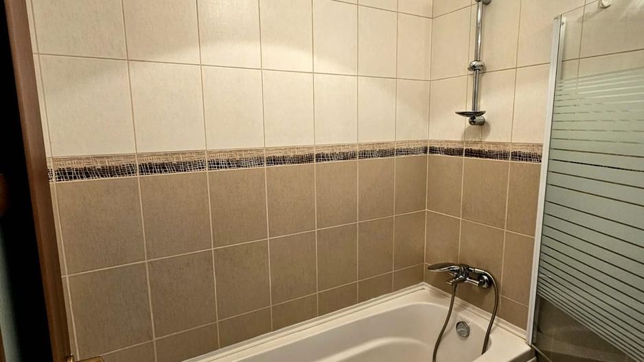 Apartament 3 camere, deosebit in Otopeni, Str. Ferme F - Poză 10