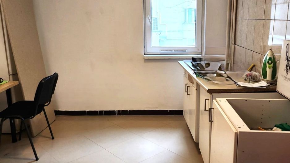 Vanzare Apartament 4 Camere 99 mp Etaj 1 Mall Vitan – Nerva Traian- Oc. Goga - Poză 1