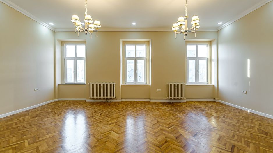 Spațiu ultracentral clasic și renovat - Poză 1
