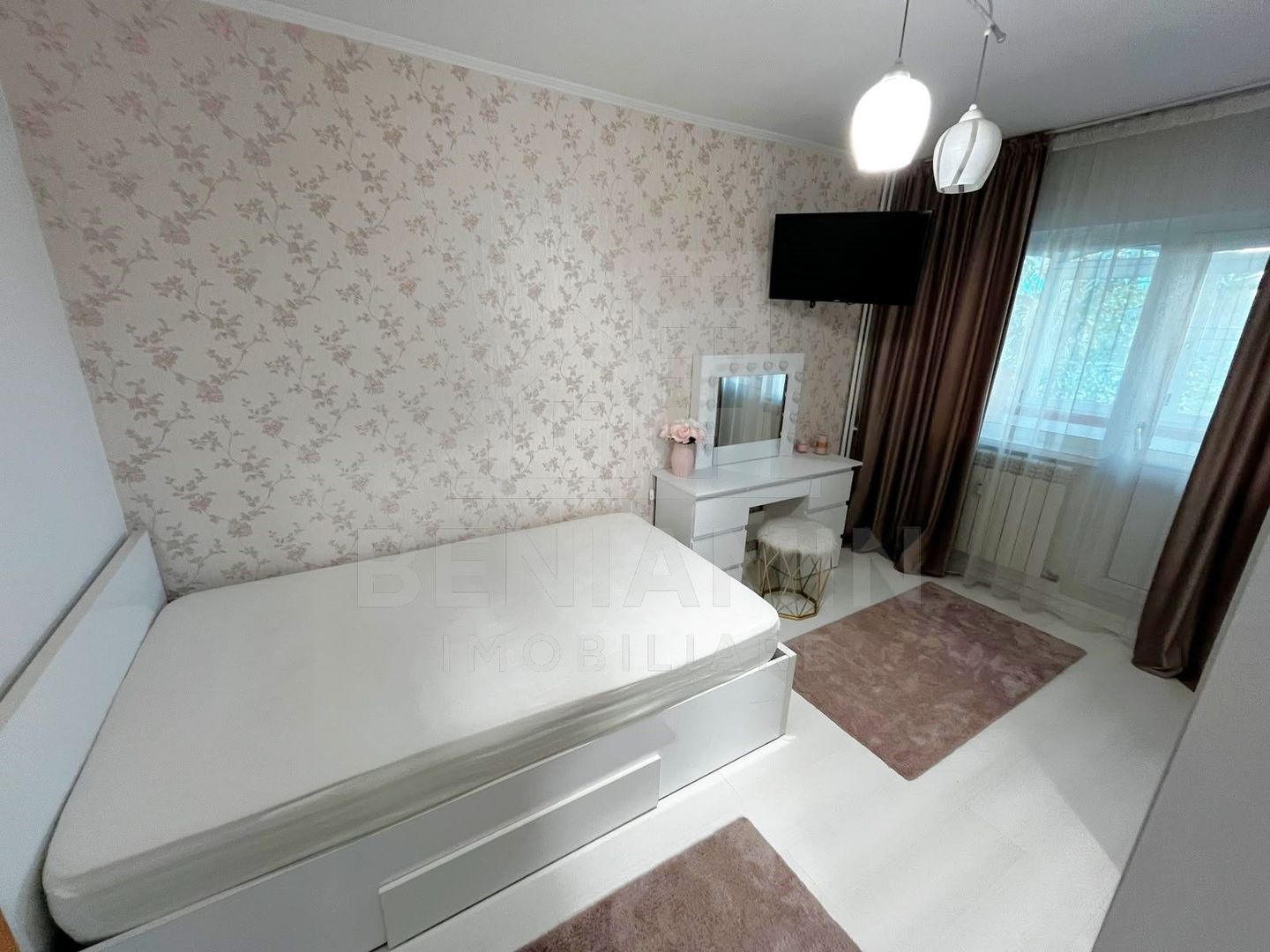 2Camere-Decomandat-Etaj 2-AC-Mobilat-Utilat-Modern-Zona Intim-Lapus - Poză 2