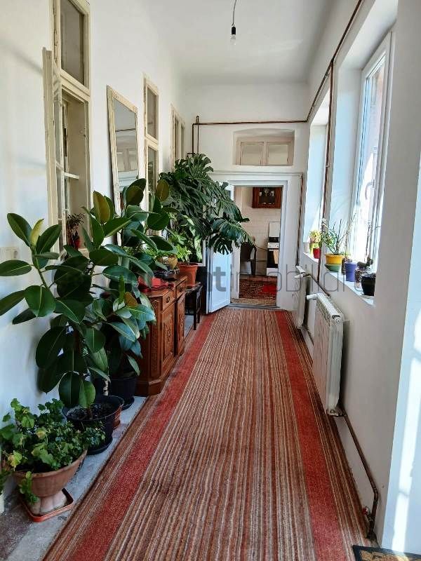 Casa cu 6 camere zona Spitalului judetean - Poză 3