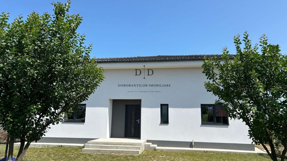 Vanzare 3 case + Teren 1400 mp – Garaj auto – zona Bonțida - Poză 1
