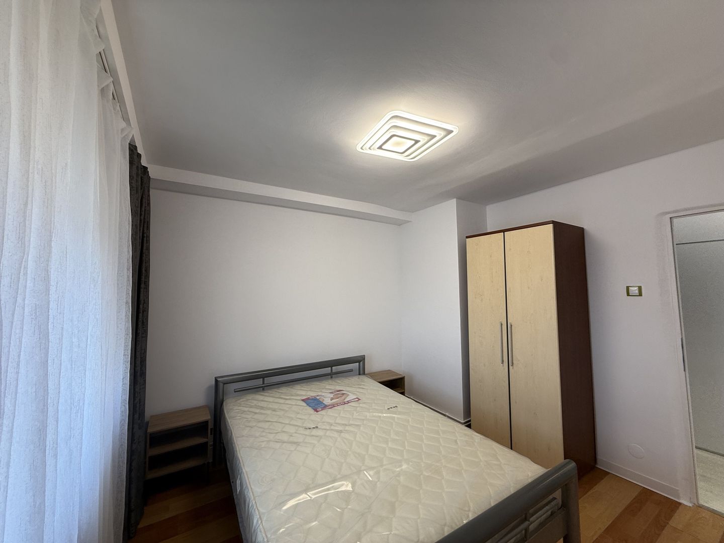 Apartament 3 camere, decomandat, renovat recent, Aradul Nou - Poză 13