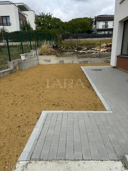 Duplex cu 4 camere, mansardă și curte proprie, zona Iris - Poză 2