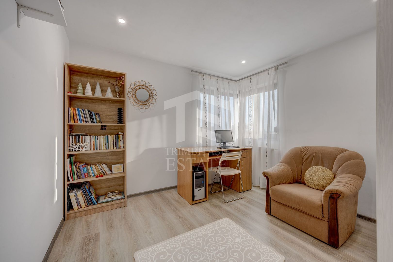 Vilă 342 mp cu piscină și 800 mp teren / 4 dormitoare / Pleașa - Poză 10