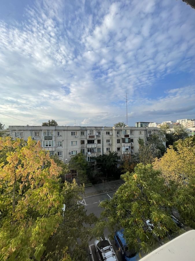 Vânzare garsonieră decomandată, spațioasă – zonă Drumul Sării / Sebastian - Poză 1